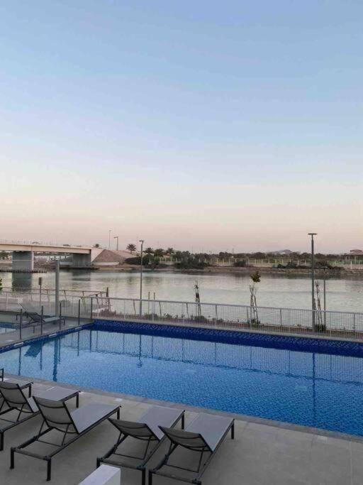 Deluxe On Yas With Sea View Balcony *