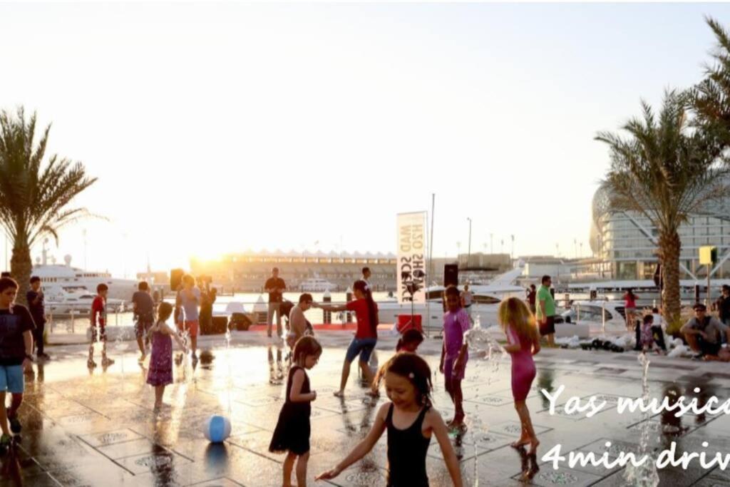 Deluxe On Yas With Sea View Balcony Abou Dabi