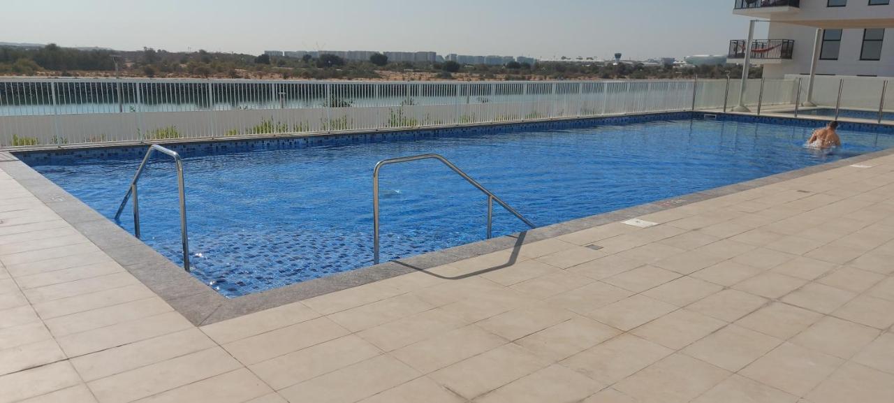 Deluxe On Yas With Sea View Balcony Abou Dabi